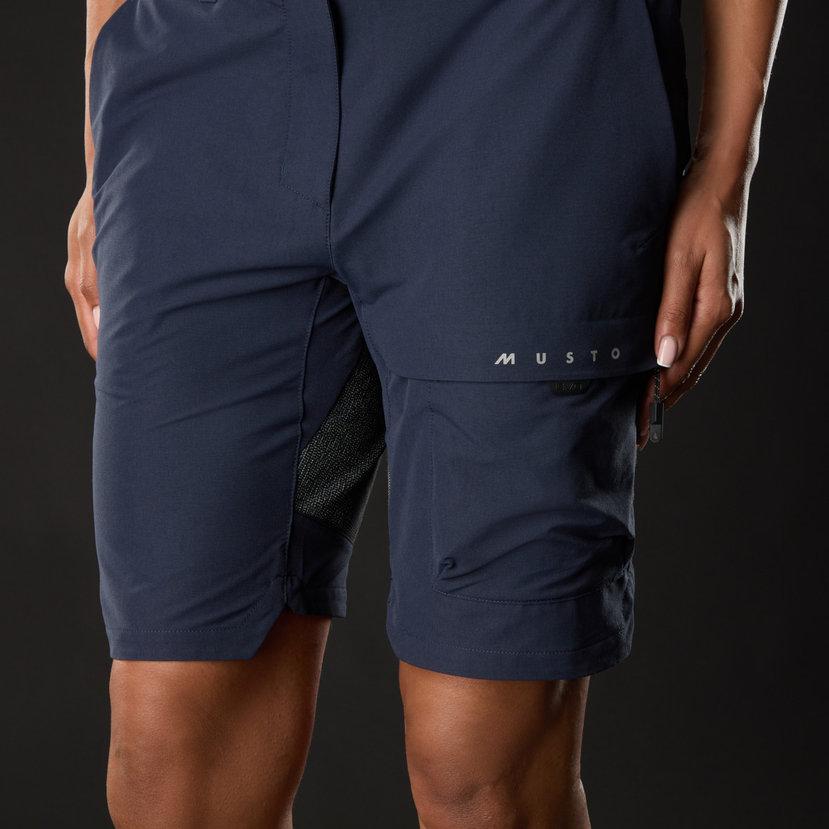 Musto Evolution Performance Strech zeilshort dames marineblauw, maat 10